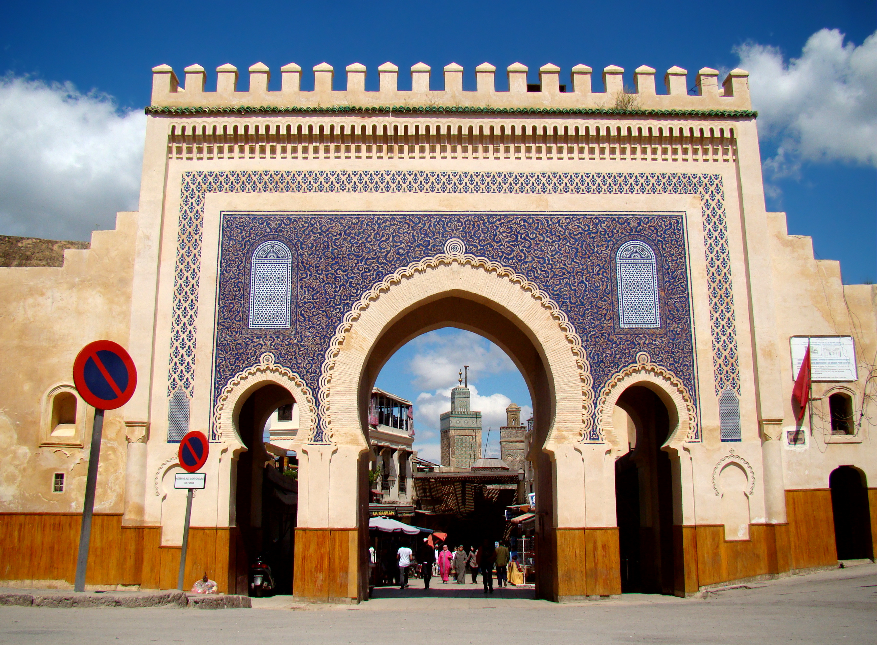 9 Days Tour From Casablanca to Chefchaouen via Fes and Sahara Desert